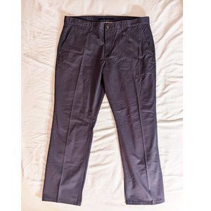 New PERRY ELLIS Pants - 38" W x 30" L
